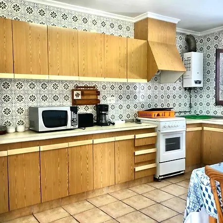 Con Piscina Y Barbacoa Holiday home *