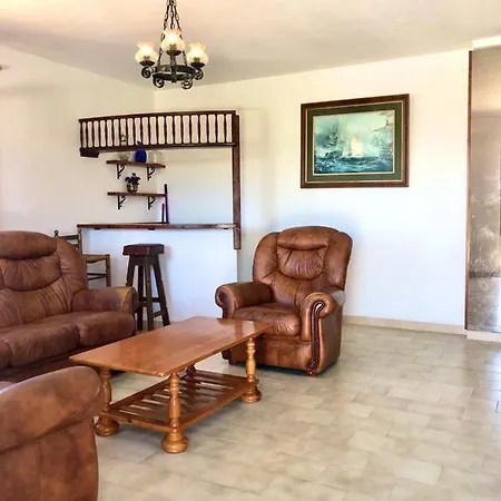 Con Piscina Y Barbacoa Holiday home *