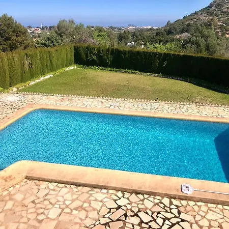 Con Piscina Y Barbacoa *