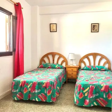 Con Piscina Y Barbacoa Holiday home *